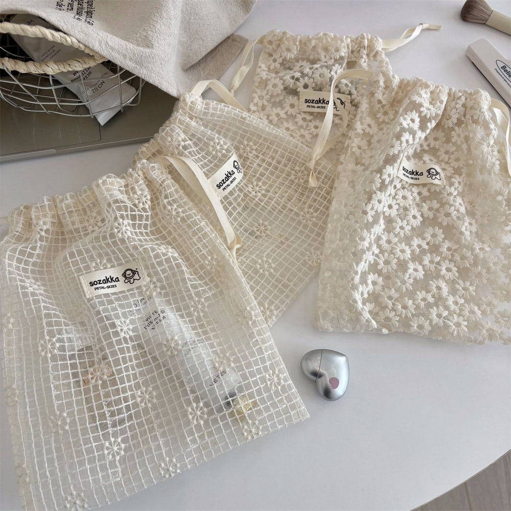 Women Accessories Products - Borsa per il Trucco in Pizzo