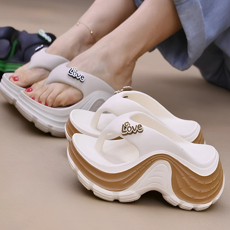 Nuove Infradito con Plateau Ch - Women'S Shoes And Accessories recensione e prezzo