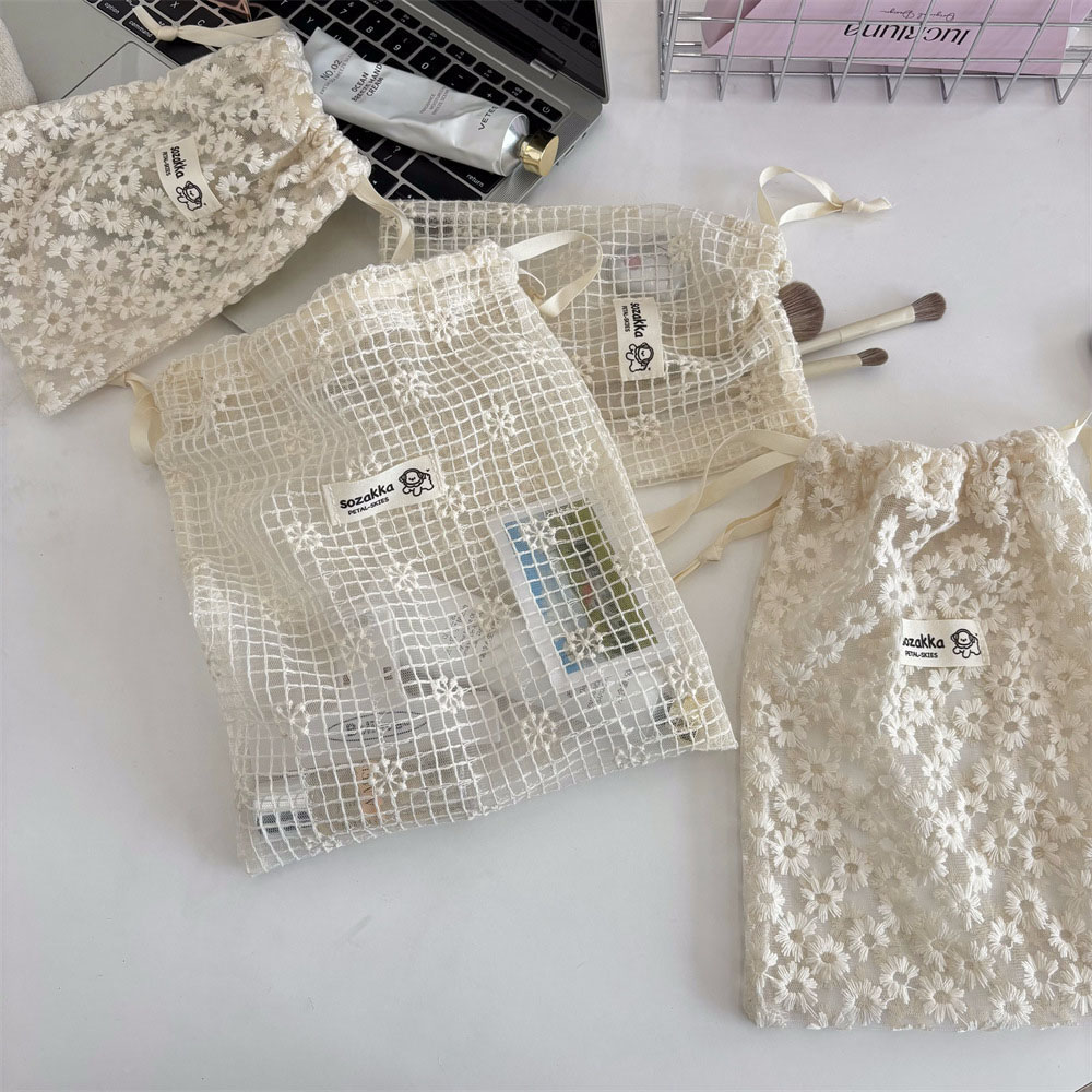 Borsa per il Trucco in Pizzo R - Women Accessories Products recensione e prezzo