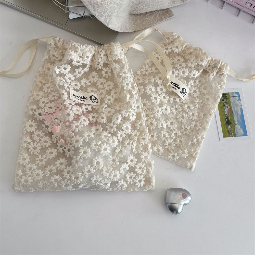 Borsa per il Trucco in Pizzo R - Women Accessories Products recensione e prezzo